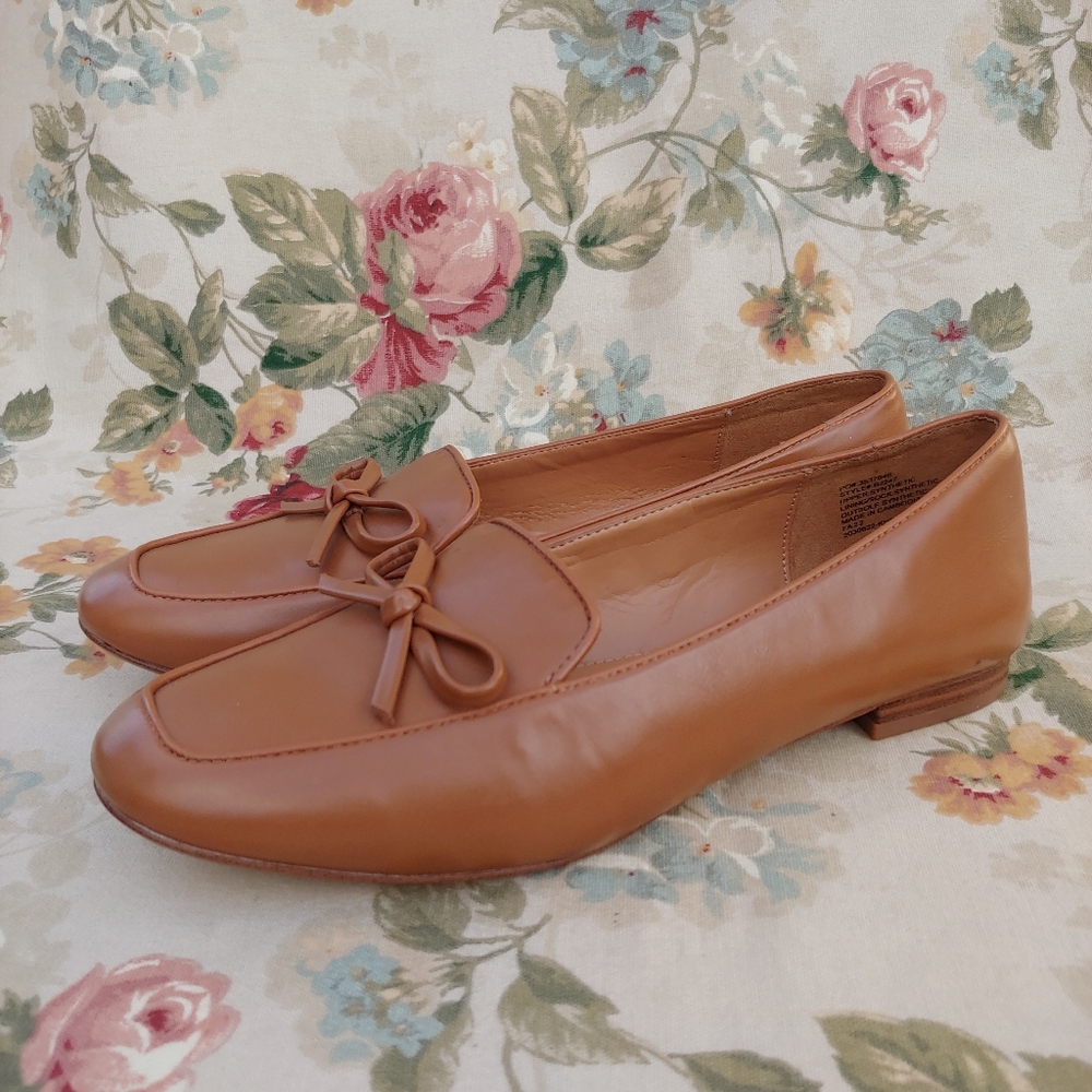 J. Crew Factory Women's Tan Loafers With Bow Detail Size 8.5 - Picture 4 of 16